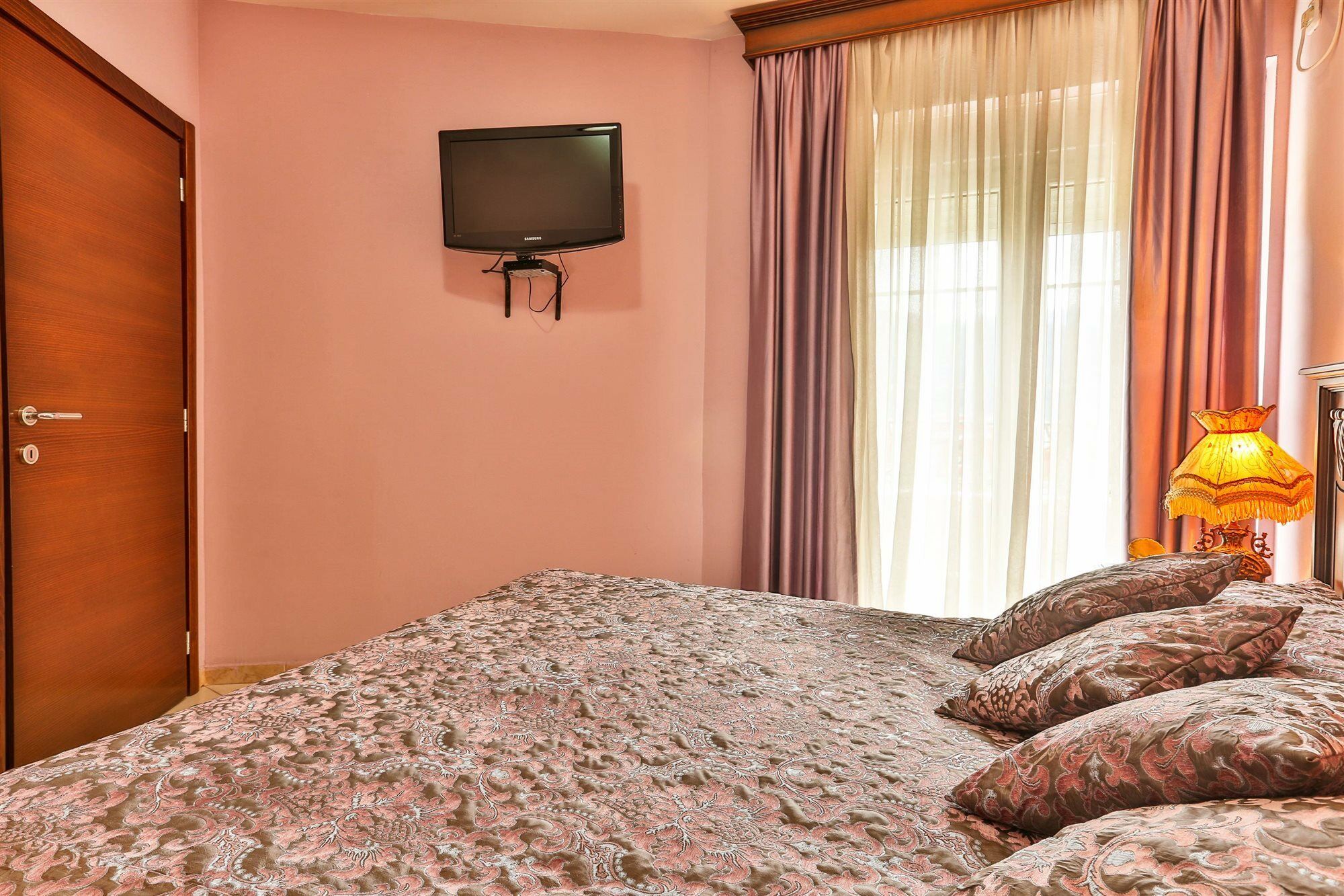 Imperija 4*